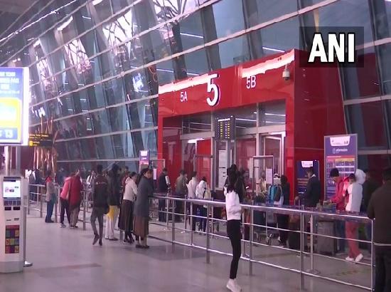 Woman held at IGI Airport impersonating as CISF official