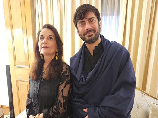Mumtaz attends party in Pakistan, poses with Fawad Khan, Rahat Fateh Ali Khan