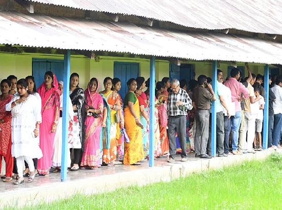 West Bengal records 77.57 %voter turnout till 5 pm