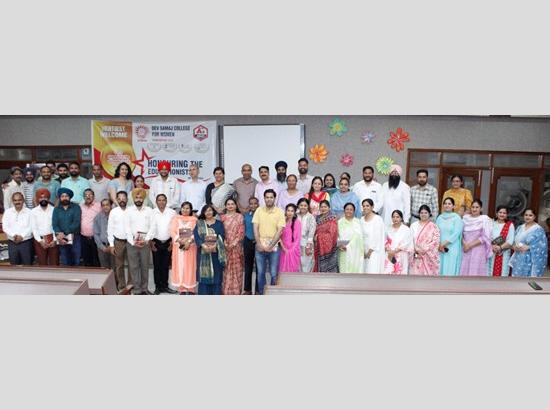 60 teachers including Dy. DEO felicitated who excel in education field