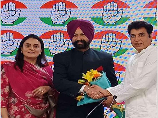 Breaking: Former ADGP Gurinder Dhillon joins Congress, likely to be candidate from Ferozepur 