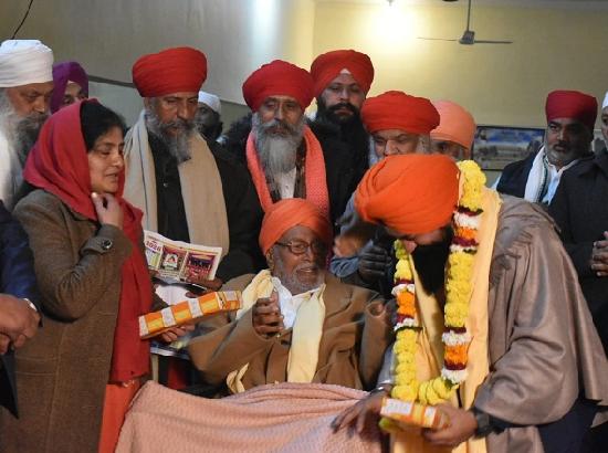 Chairman assures Sant Samaj of early resolution of land demarcation issue in village Mohandpur