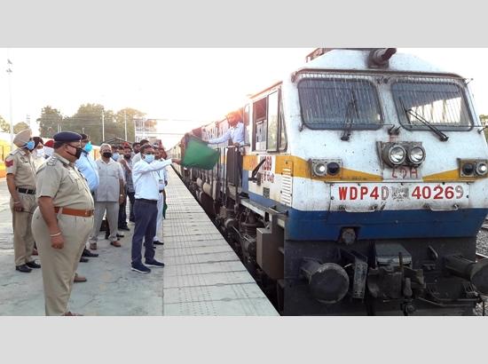 14th Shramik train with 1,600 migrants for Sopor in Bihar chugs from Ferozepur