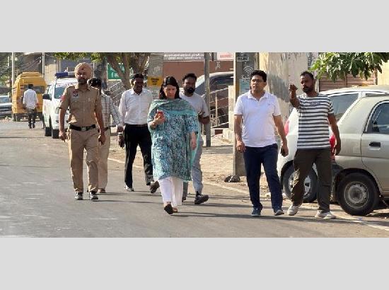 6 AM Field Visit: Commissioner Reviews Waste Management, Hears Public Grievances