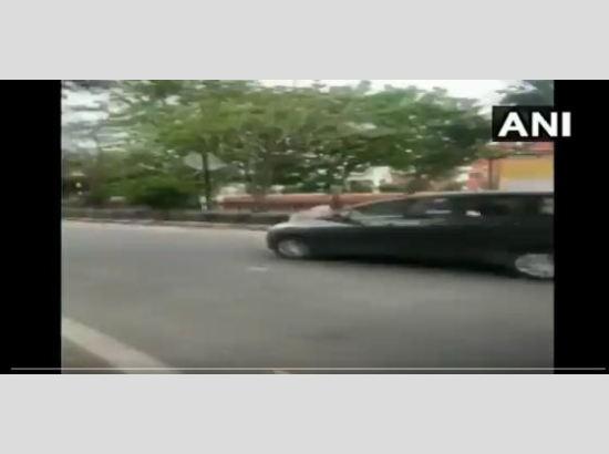 Jalandhar : Car driver drags policeman on Car’s bonnet, watch video