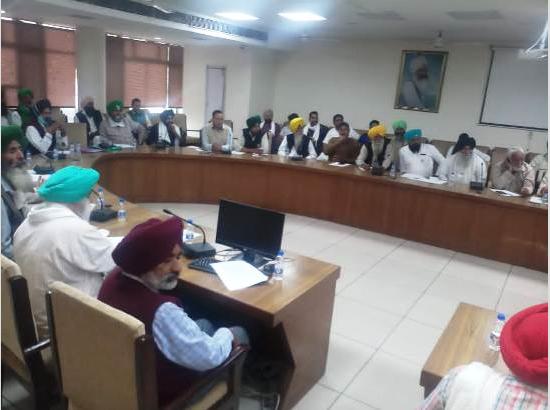 30 Farmers’ Outfits holding meeting a Kissan Bhawan