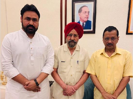 MLA Jagroop Gill meets AAP Convenor Arvind Kejriwal 