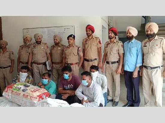 Drug Smuggling under cover of farmer identity – 5 arrested with 45,000 intoxicating capsules