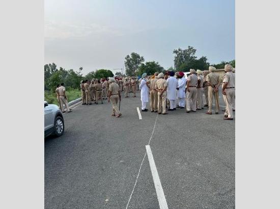Akali Dal workers stopped from reaching Mohali, house arrested