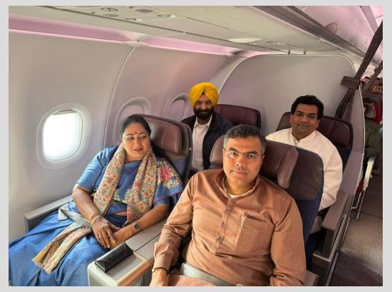 Delhi CM, Cabinet Ministers to pay obeisance at Sri Darbar Sahib today December 8