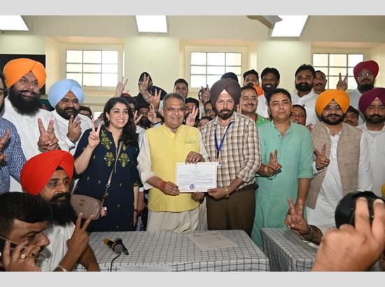 Sanjeev Arora thanks Ludhiana West voters, vows to uphold their trust; View Pics