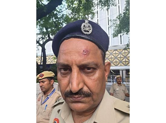Delhi Police ACP injured after stone-pelting during Jantar Mantar protest over NEET paper leak