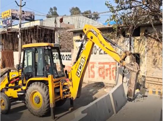 Delhi: Work to open road below Singhu border flyover begins