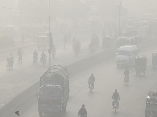 Pakistan: Punjab Minister says it would take 8-10 years to clear smog in Lahore