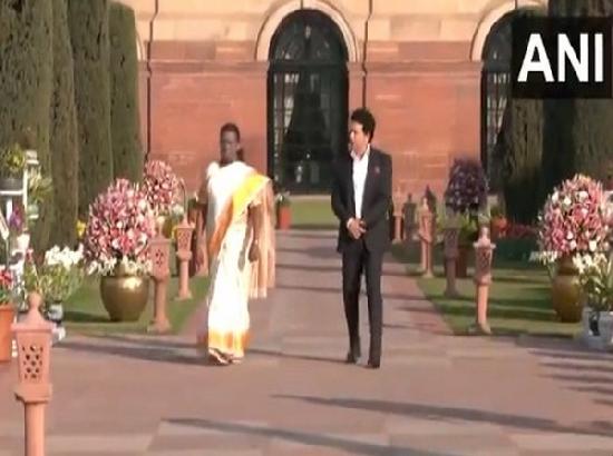 Cricket legend Sachin Tendulkar meets President Murmu at Rashtrapati Bhavan