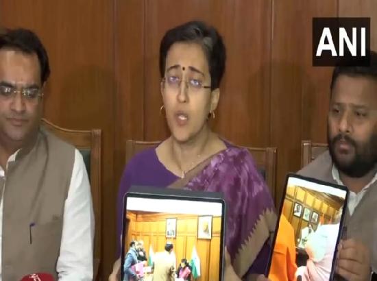 Atishi accuses BJP of 'anti-Dalit, anti-Sikh' stance over photo removal