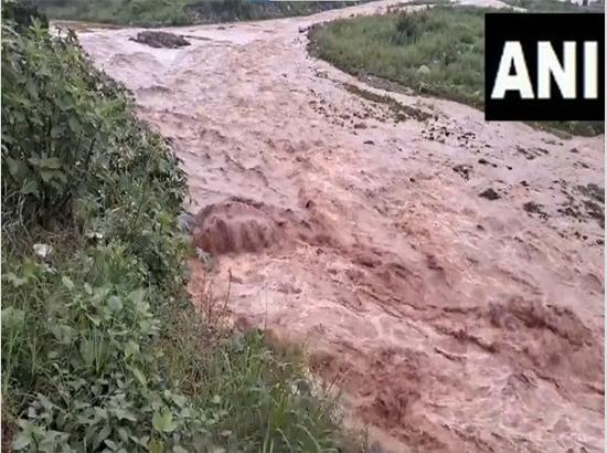J-K: Dharhali and Saktoh river water level rise after heavy rainfall on Rajouri district