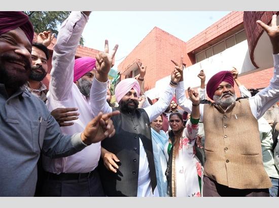 AAP Punjab celebrates Kejriwal acquittal, calls verdict ‘Victory of Truth’
