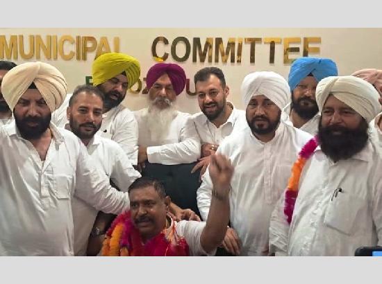 Ashok Sachdeva takes charge as Ferozepur MC President in presence of former Punjab CM Channi