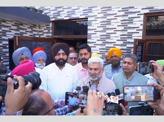 Punjab Govt announces Rs 1 crore, job for Martyr ASI Gurnam Singh’s family; Ministers assure strict action