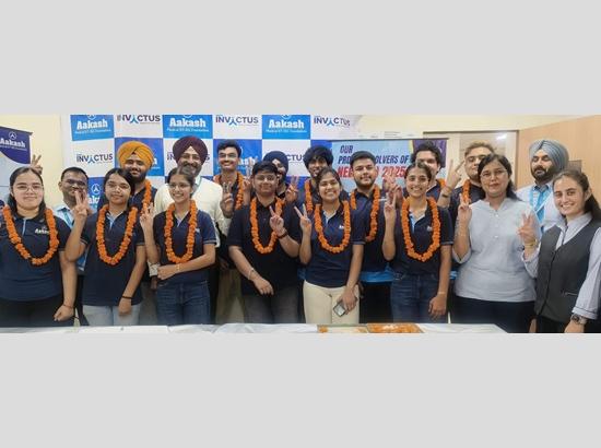 Aakash Chandigarh students shine in  NEET UG: Janav Bansal secures AIR 89 and Adhiraj Singh Panag attains AIR 103 