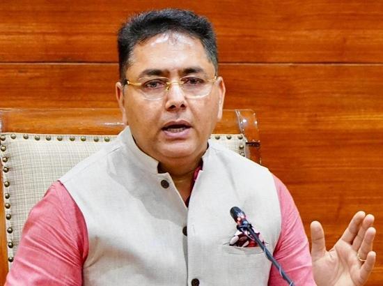 Aman Arora urges employees protesting outside his Sunam residence to resolve issues through dialouge