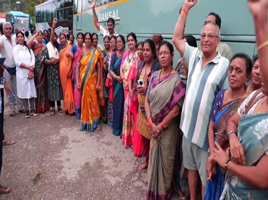 J-K LG Manoj Sinha flags off first batch of Amarnath Yatra pilgrims
