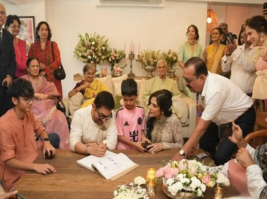 Aamir Khan ties knot with Gauri Spratt