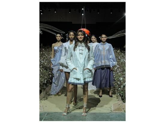 Ananya Panday turns showstopper for Rahul Mishra's showcase at Lakme Fashion Show