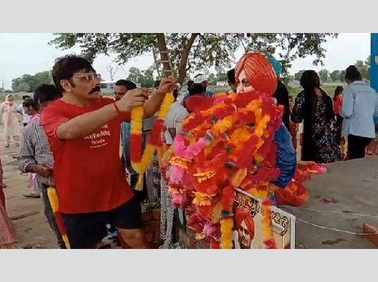  Fan pays tribute to Sidhu Mooosewala to cycling 315 km