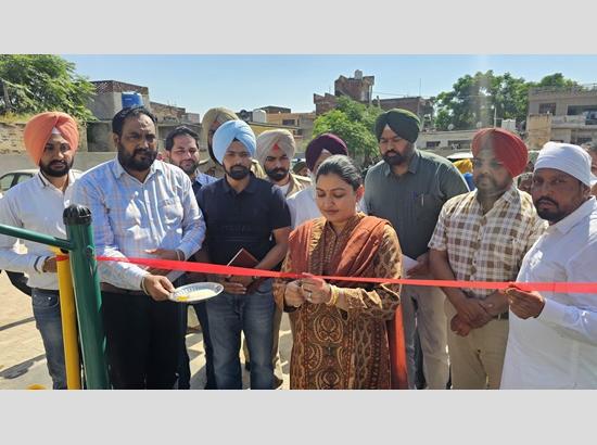 SAS Nagar: Anmol Gagn Mann starts installation of tubewell in Ward No 27 Badali