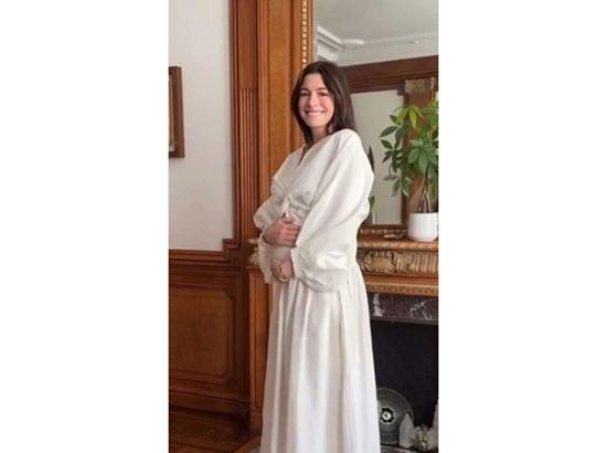 Pregnant Anne Hathaway calls career phase 