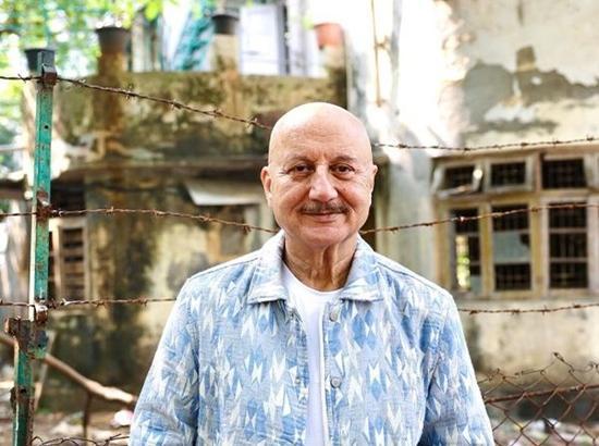 Anupam Kher reflects on 55-yr-old career, says an actor's face becomes 