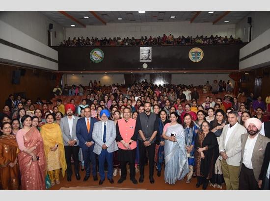 MP Sanjeev Arora distributes copies of the Constitution on Women's Day, advocates awareness of rights