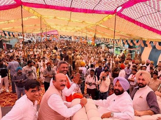 Delhi Home Minister Ashish Sood joins BJP’s ‘Nasha Mukt Punjab Yatra’ in Mohali, targets AAP; Watch Video