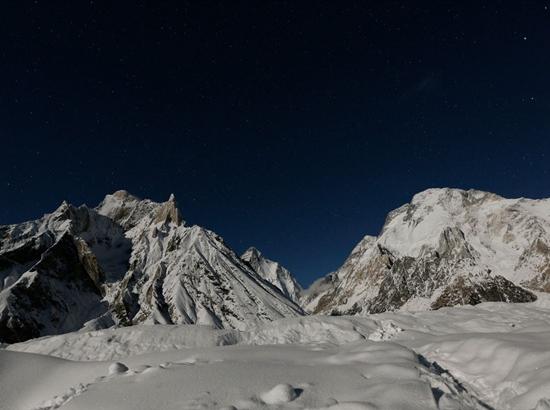 Nepal: Avalanche at Himlung Himal base camp leaves 10 missing