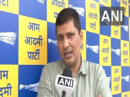 AAP's Saurabh Bharadwaj joins Jantar Mantar protest against EC, urges citizens to support movement
