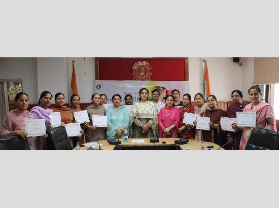 12  Women BLOs honoured for outstanding work in 'Voter List Verification' 