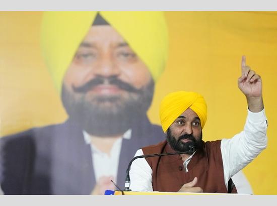 CM Mann campaigns for AAP candidate Gurdeep Randhawa in Dera Baba Nanak; View Pics