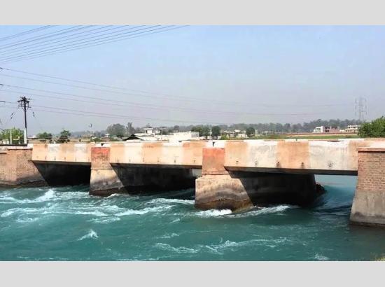 Leak in Bharka canal sparks food fears in Punjab villages