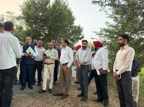 Central Air Quality Commission team visits Moga to review stubble burning prevention measures