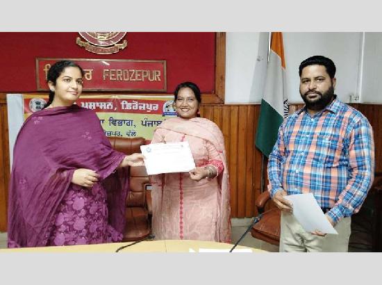  DC honours Enumerators-Supervisors for early completion of Census-2027-HLOs 
