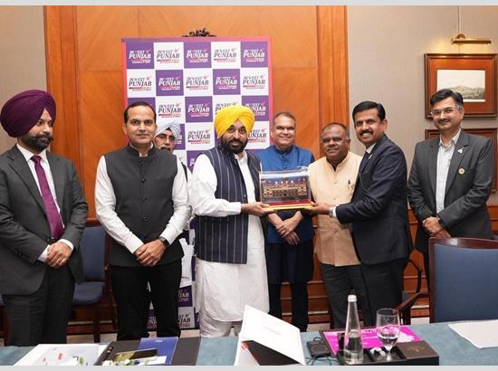 CM Mann meets industrial tycoons in Bengaluru, invites them to invest in Punjab