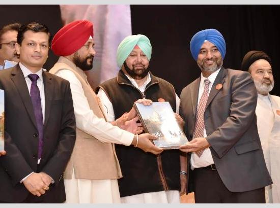 Capt Amarinder honours over 400 eminent personalities with 'Achievers Award' 