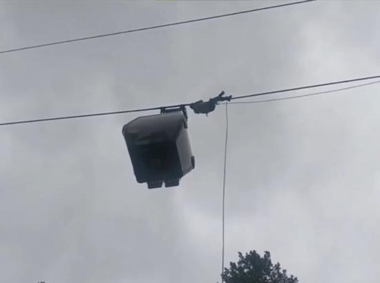 J-K: Hundreds of tourists stranded mid-air after tech snag hits Gulmarg cable car; Rescue operation underway