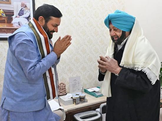 CM Nayab Saini welcomes Captain Amarinder in Chandigarh