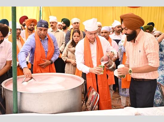 Punjab Police organizes ‘Chhabeel’ to mark Martyrdom Day of Sri Guru Arjan Devi Ji