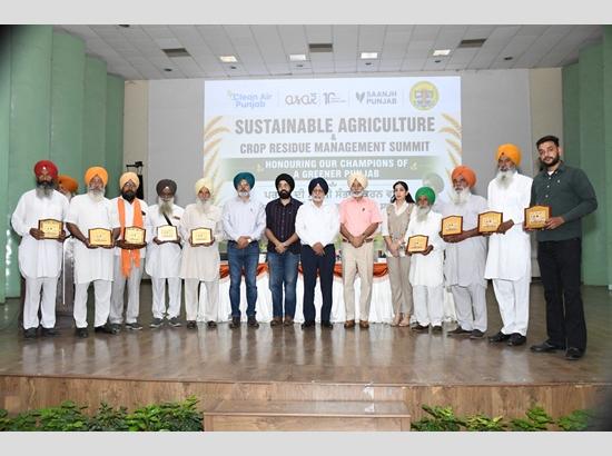 Punjab honours 250 farmers for Saying No to stubble burning at 'Saanjh Punjab Farmers Awards'