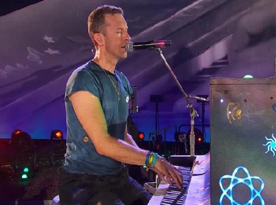 Coldplay concert: Chris Martin celebrates Republic Day, sings 'Vande Mataram', 'Maa Tujhhe