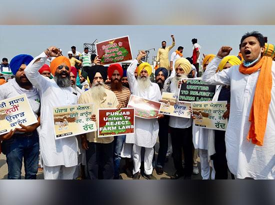Sikh bodies join protesting farmers, ask President to not sign Agri-bills

